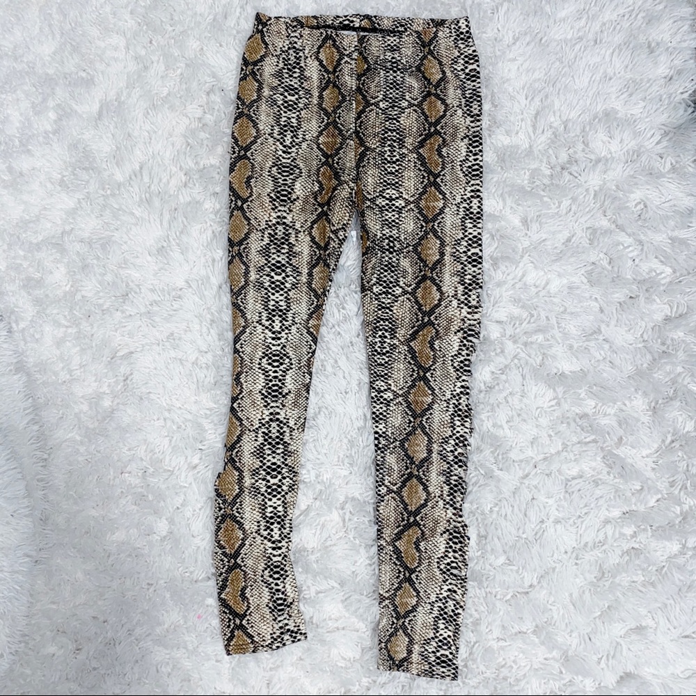 Snakeskin stretch leggings